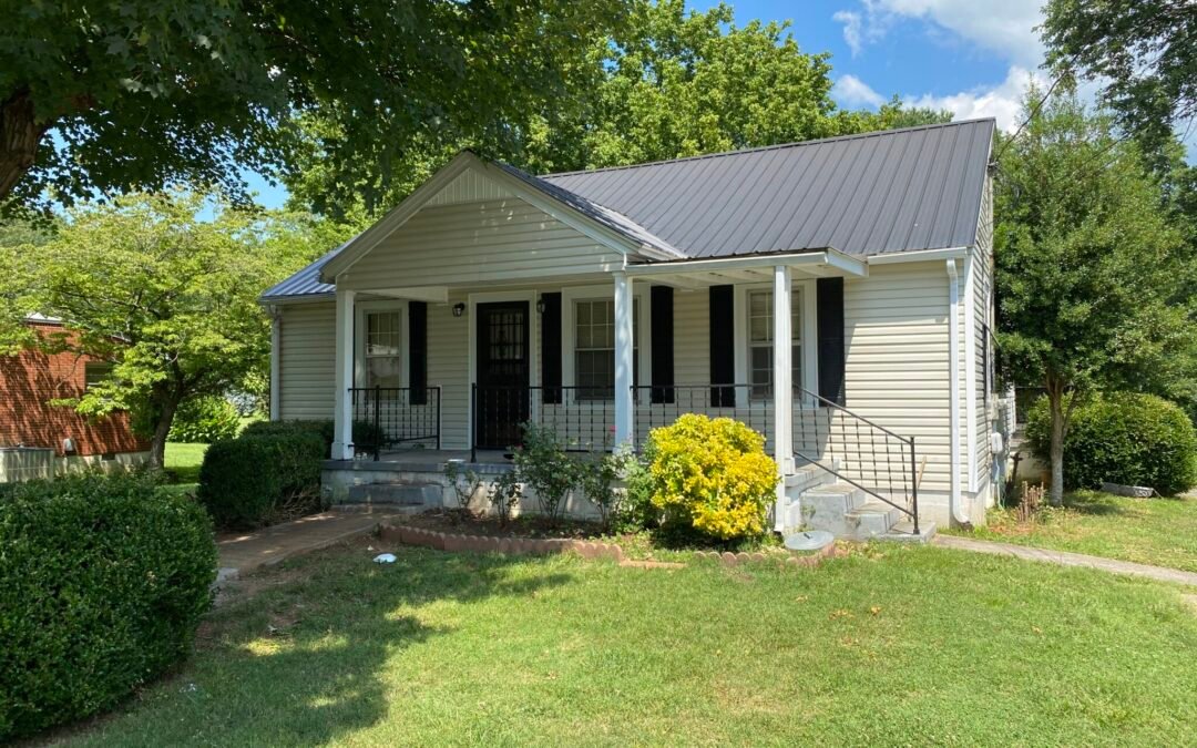 Home & Lot w/Outbuildings