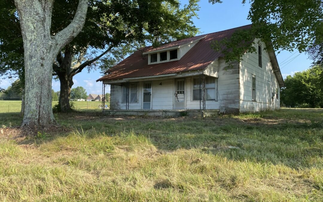 FIXER UPPER HOME & LARGE LOT